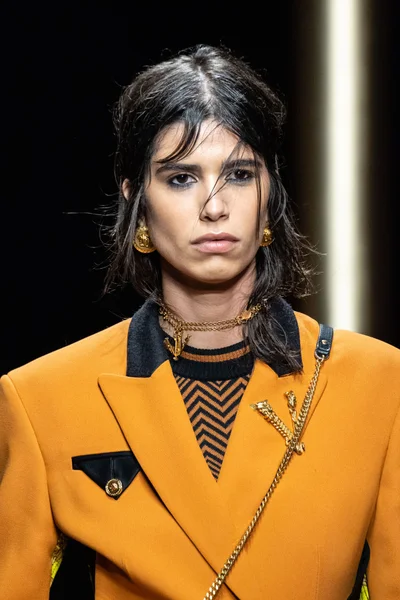 Look 3